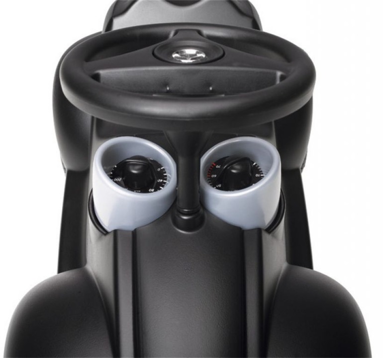 В истерике от восторга.