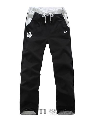 Штаны тренировочные новые. 2000р