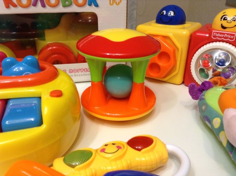 Игрушки б/у. Пакетом дешевле. метро Нагатинская.