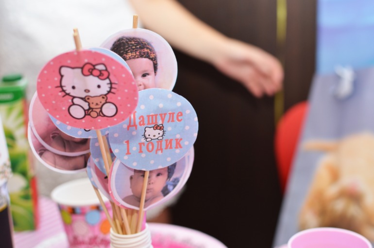 Наше годовасие в стиле Китти )))