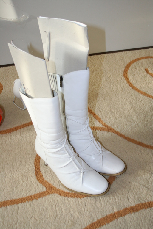 Отдам в дар киот и православные книги