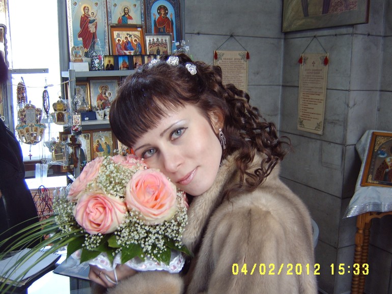 Оцените,какой цвет мне больше идёт.