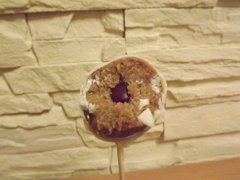 Медовые кейк попсы с вишенкой:)