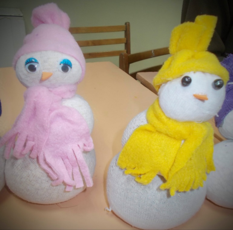 Снеговики из носков
