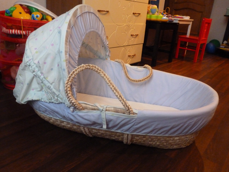 Продаю плетенную колыбельку . 1500 руб.