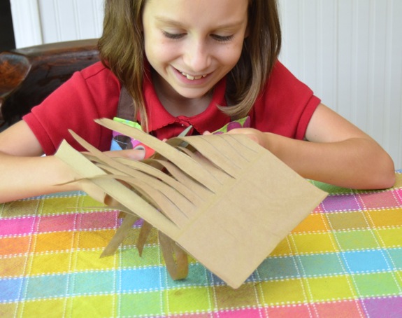 А дальше, ребята, урок листопада! Скульптура дерева