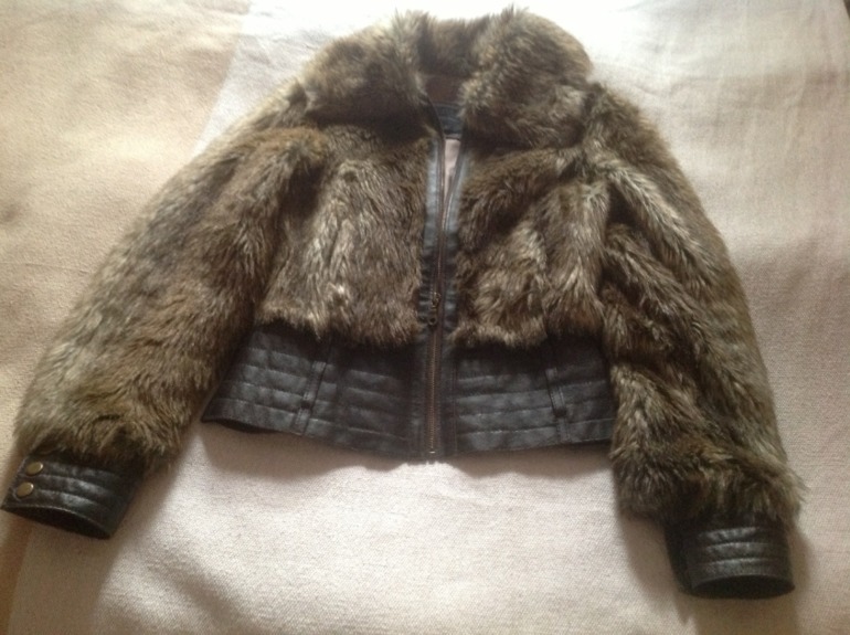 Куртка меховая весна-осень р-р S 500р