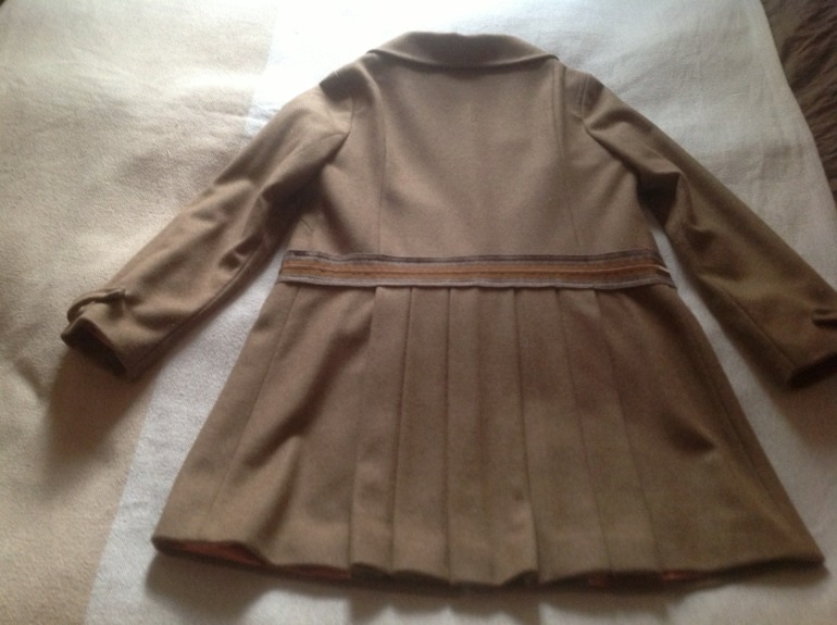 Шерстяное пальтишко ZARA  р-р XL   1500р