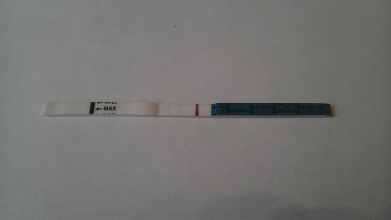 Девочки, я тут первый раз,подскажите,мне кажется или две полоски?