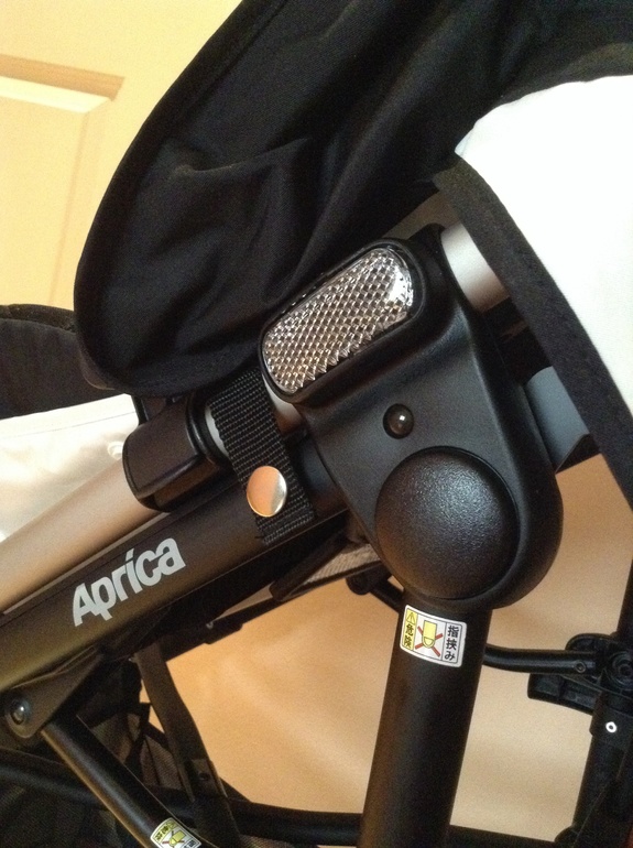 APRICA STICK FLAT- трость для новорожденных