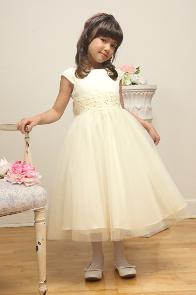 Нарядные платья для маленьких модниц!