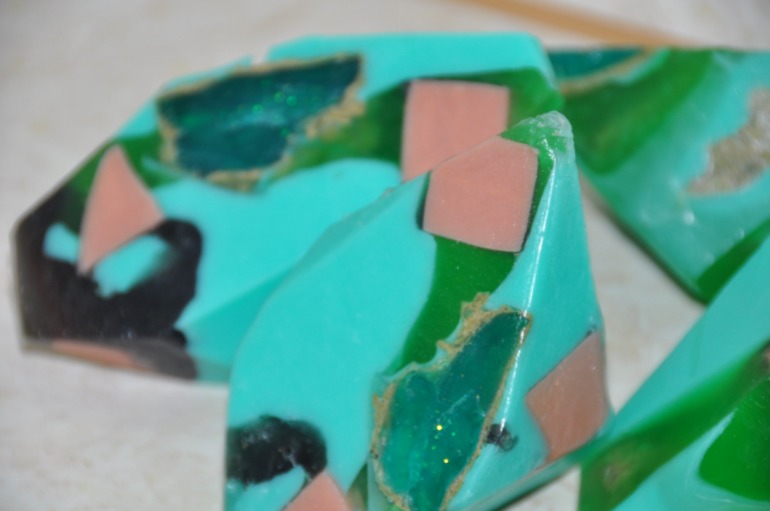 мыльные камушки