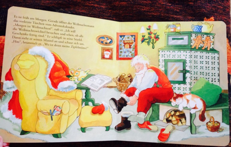 Новогодние книги с окошками на немецком