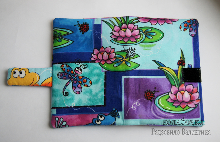 Обложка на паспорт с лягушатами.