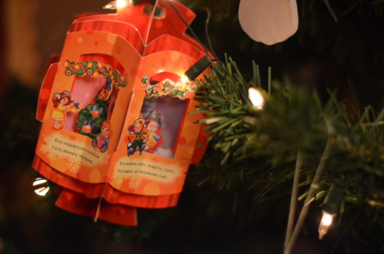 Первая подготовка к Новому Году и наша елочка