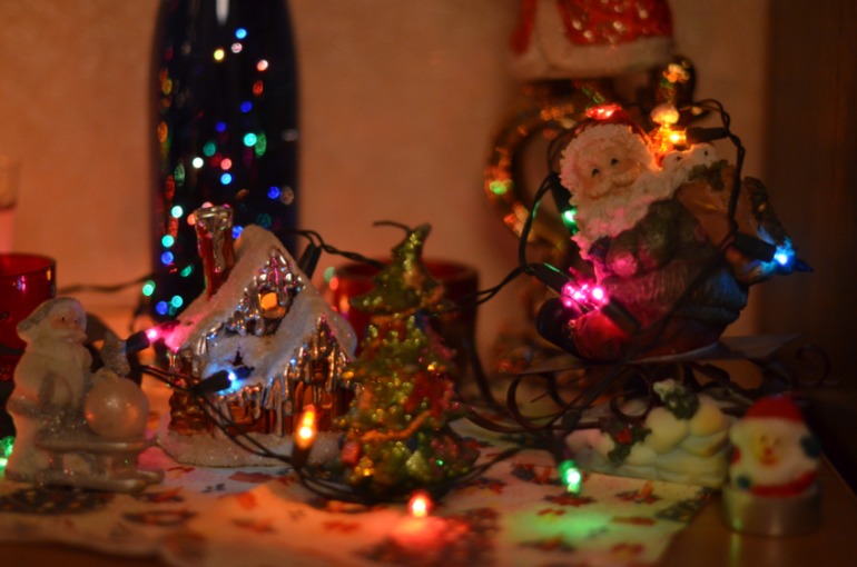 Первая подготовка к Новому Году и наша елочка