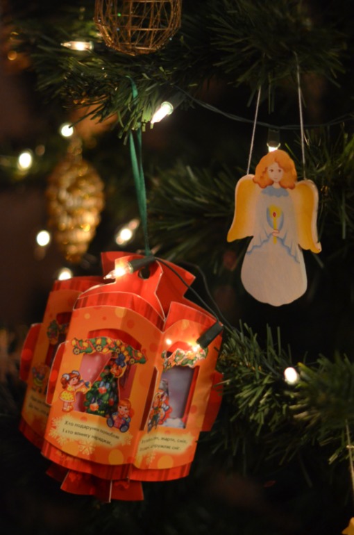 Первая подготовка к Новому Году и наша елочка