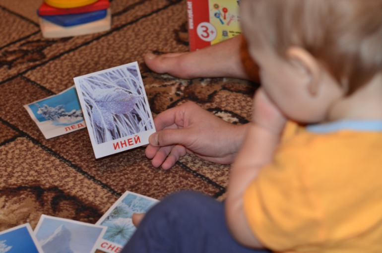 Первая подготовка к Новому Году и наша елочка