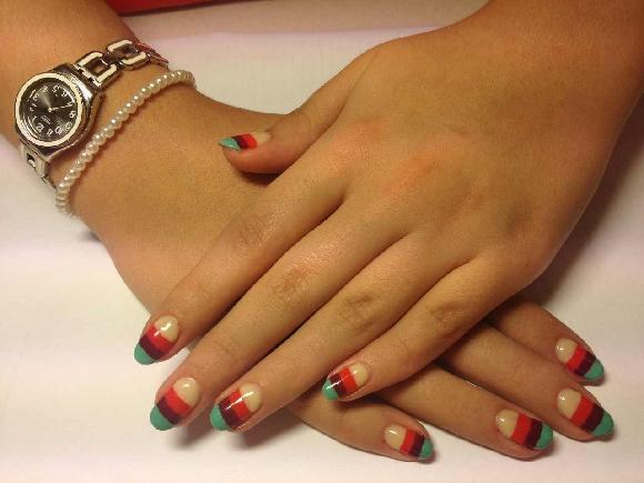 Маникюр с гель-лаком, салон красоты в Праге