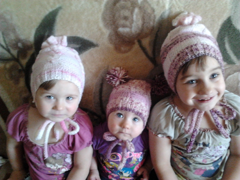 Шапочки дочкам