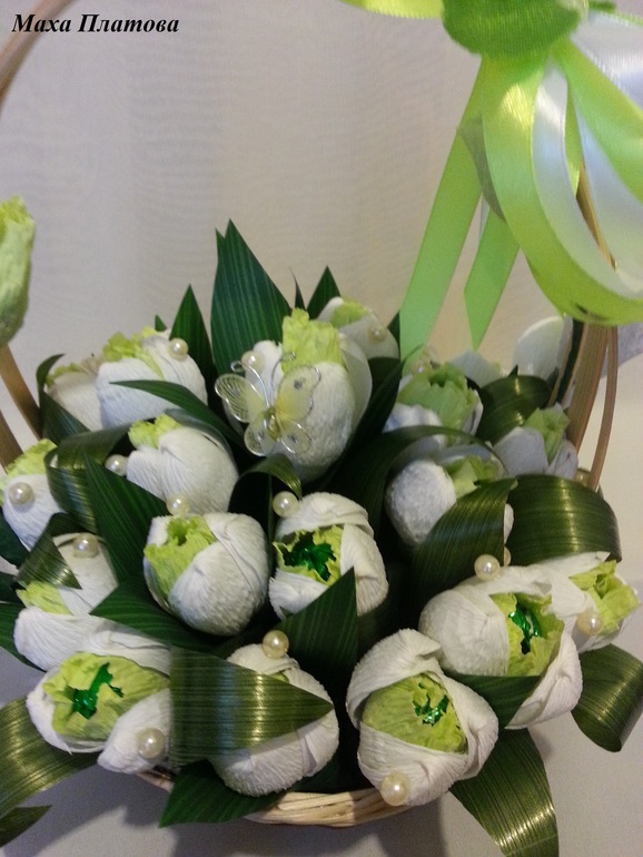 И снова розовые корзиночки, и еще проба пера