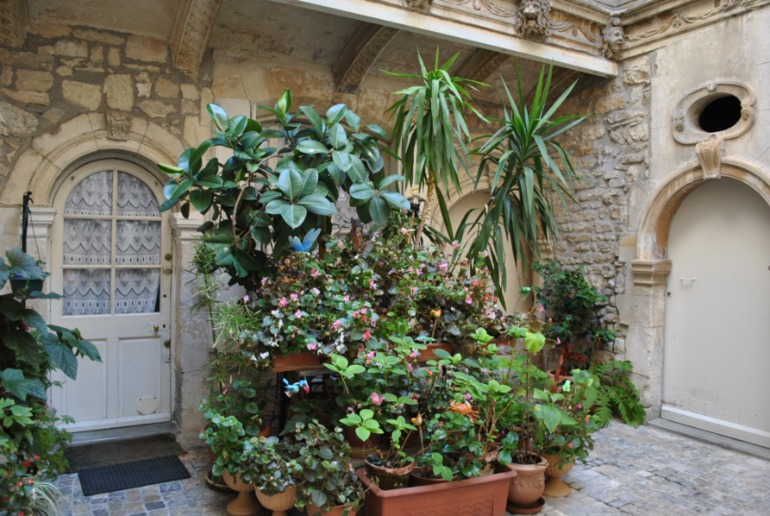 Франция : Ним