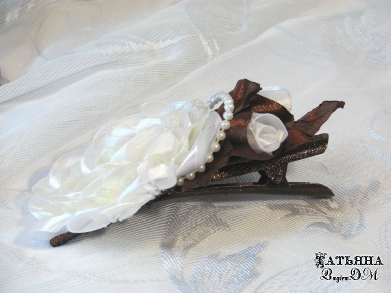 Заколочка "Белые розы"