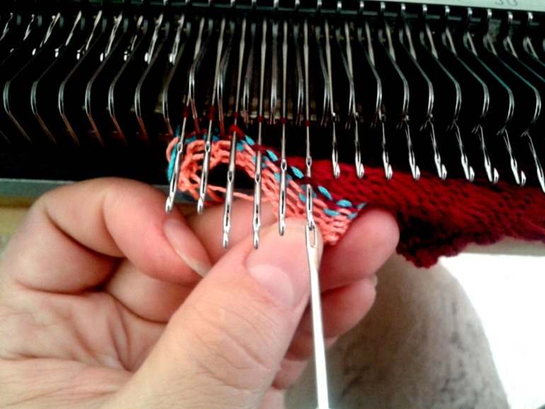 Достаём бабушкину вязальную машину.....