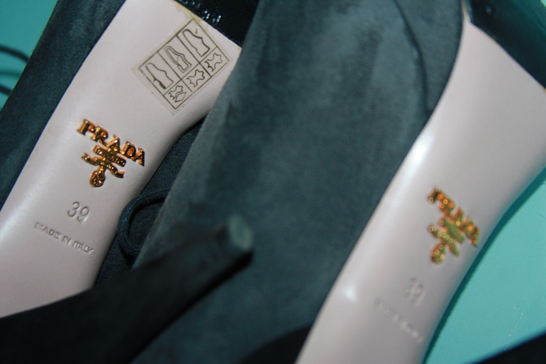 Ботильоны ***PRADA***. оригинал! 39 размер