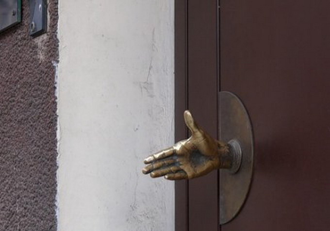 Необычные дверные ручки