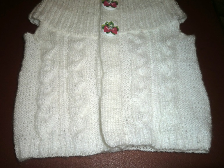 Кофточка-безрукавка