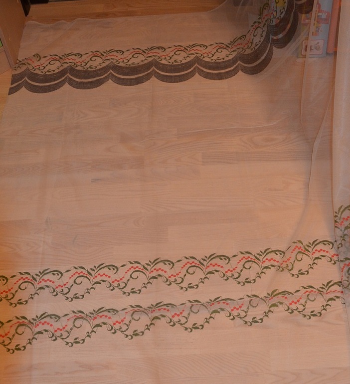 Тюль на окна. Отрезы тканей, кружево, нитки и прочее для рукоделия.