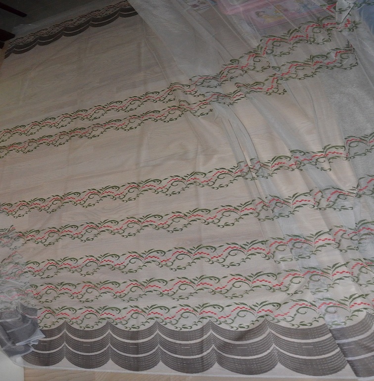 Тюль на окна. Отрезы тканей, кружево, нитки и прочее для рукоделия.