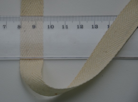 Тюль на окна. Отрезы тканей, кружево, нитки и прочее для рукоделия.