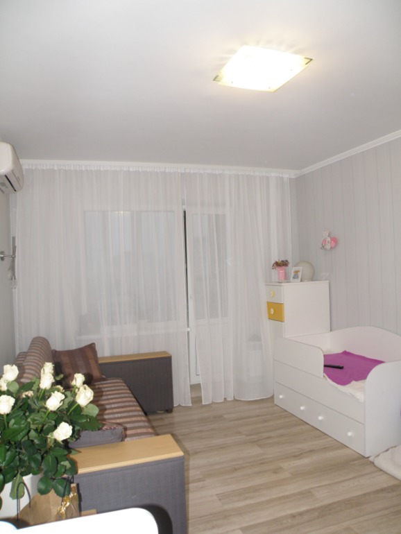 Семья из 4-х человек в однушке.