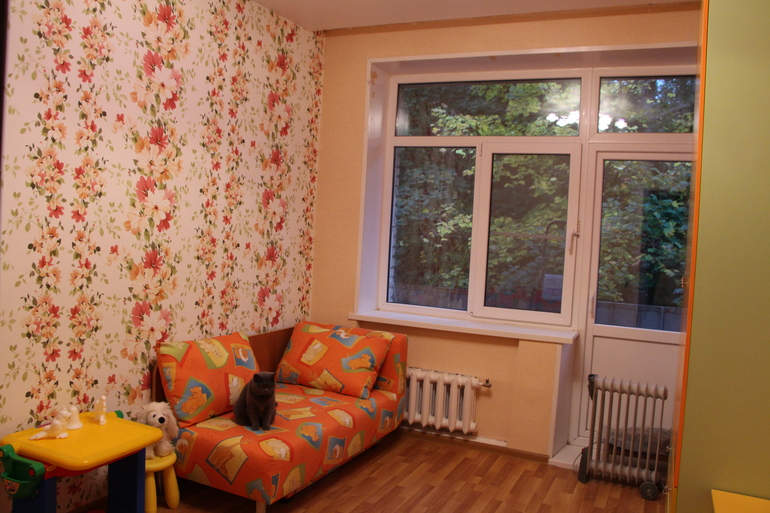 помогите с цветовым решением штор в детскую