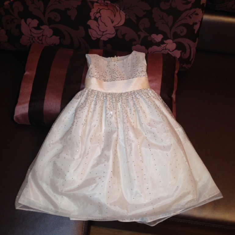 Нарядное платье р.2, 2000 р