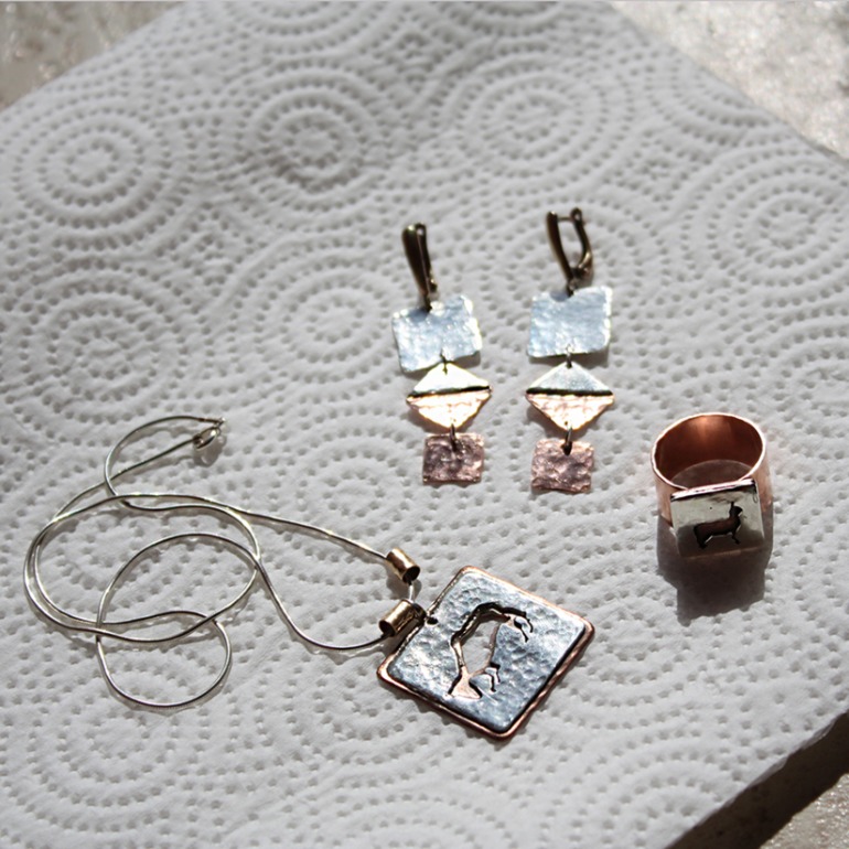 медь и серебро-"наскальная живопись"