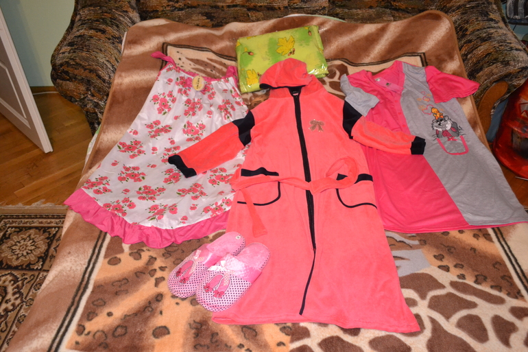 Наше приданое + вещички в род.дом по списку