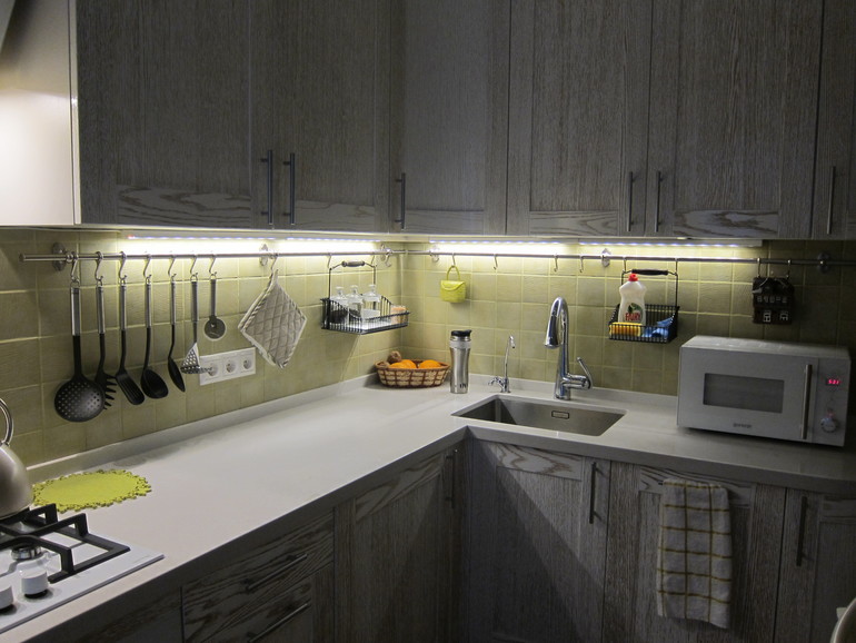 Снова приглашаю на кухню) Теперь доделанную. Осторожно, много фото!