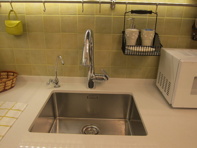 Снова приглашаю на кухню) Теперь доделанную. Осторожно, много фото!