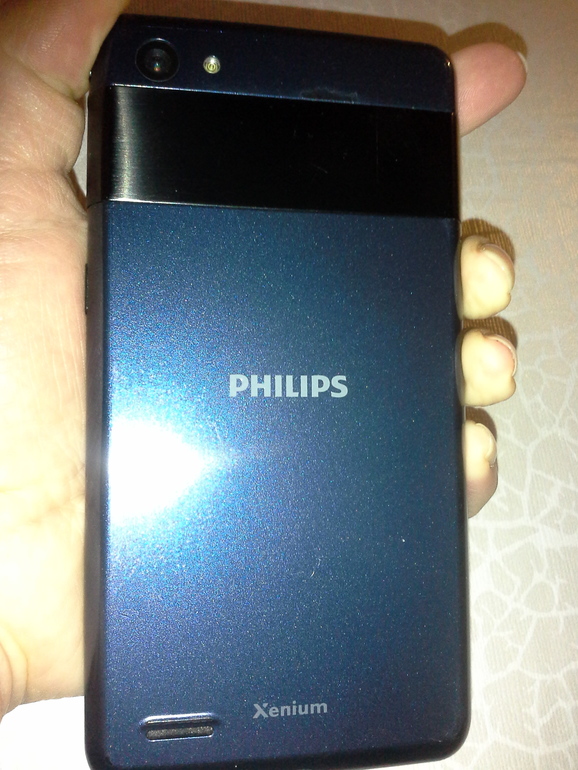 Задняя крышка филипс. Филипс ксениум w6610. Philips Xenium w6610. Philips Xenium 6610. Смартфон Philips Xenium w6610.