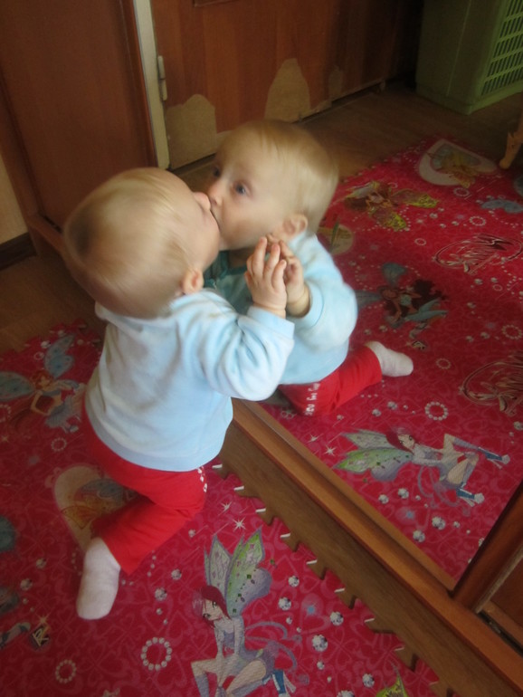 нам 9 месяцев и 1 день))