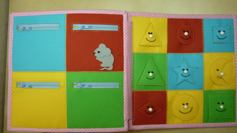 Книжечка с дракошей.