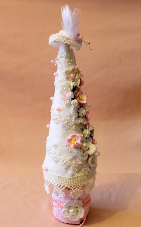 Кофейные елочки и барышня-красавица.