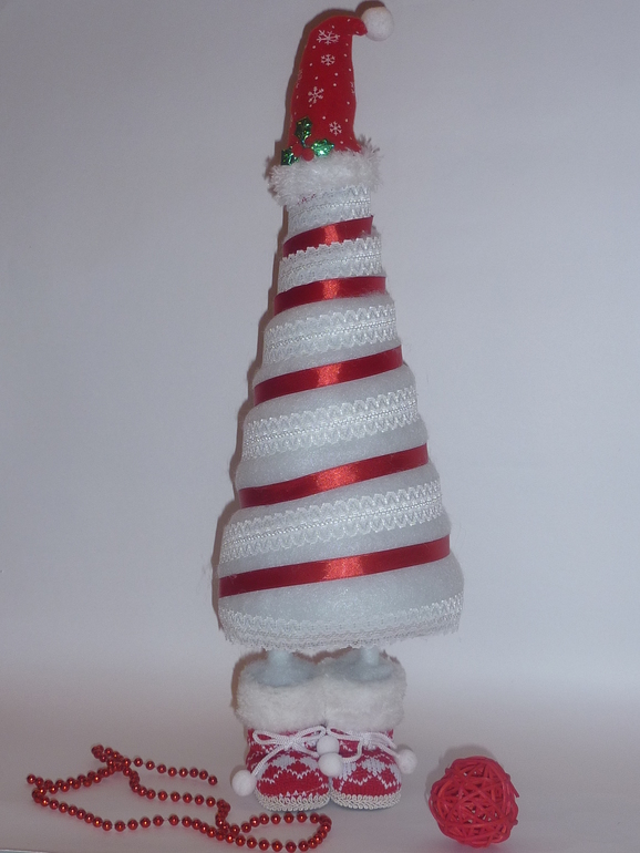 Топотушка в красно-белом