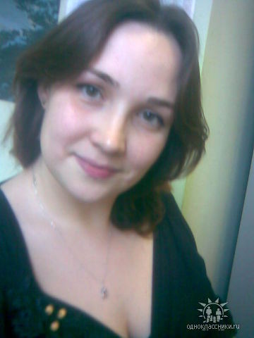 Посоветуйте. пожалуйста. какой цвет волос подобрать и прическу. Заранее всем спасибо!