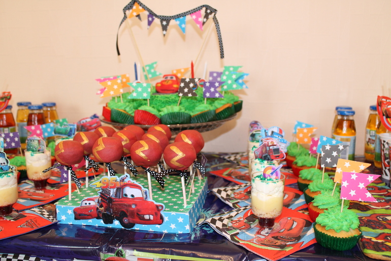 Кенди-бар Молния Маквин и Ко