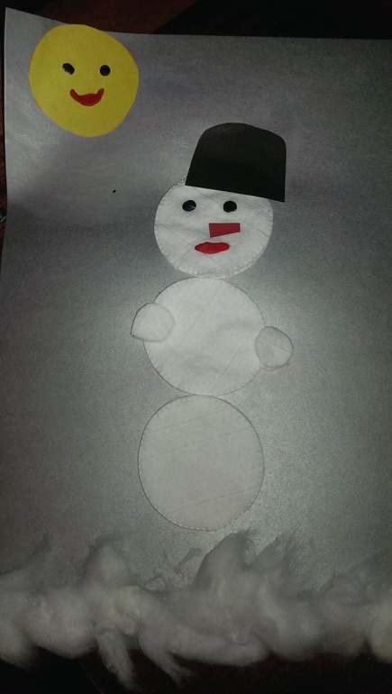 Наши первые снеговички)))