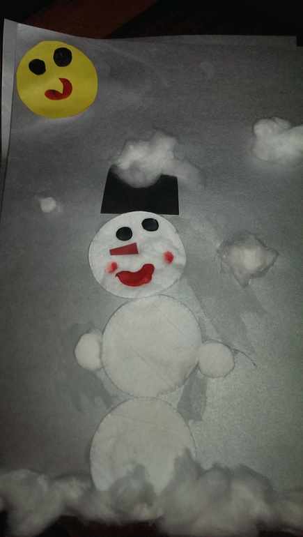 Наши первые снеговички)))